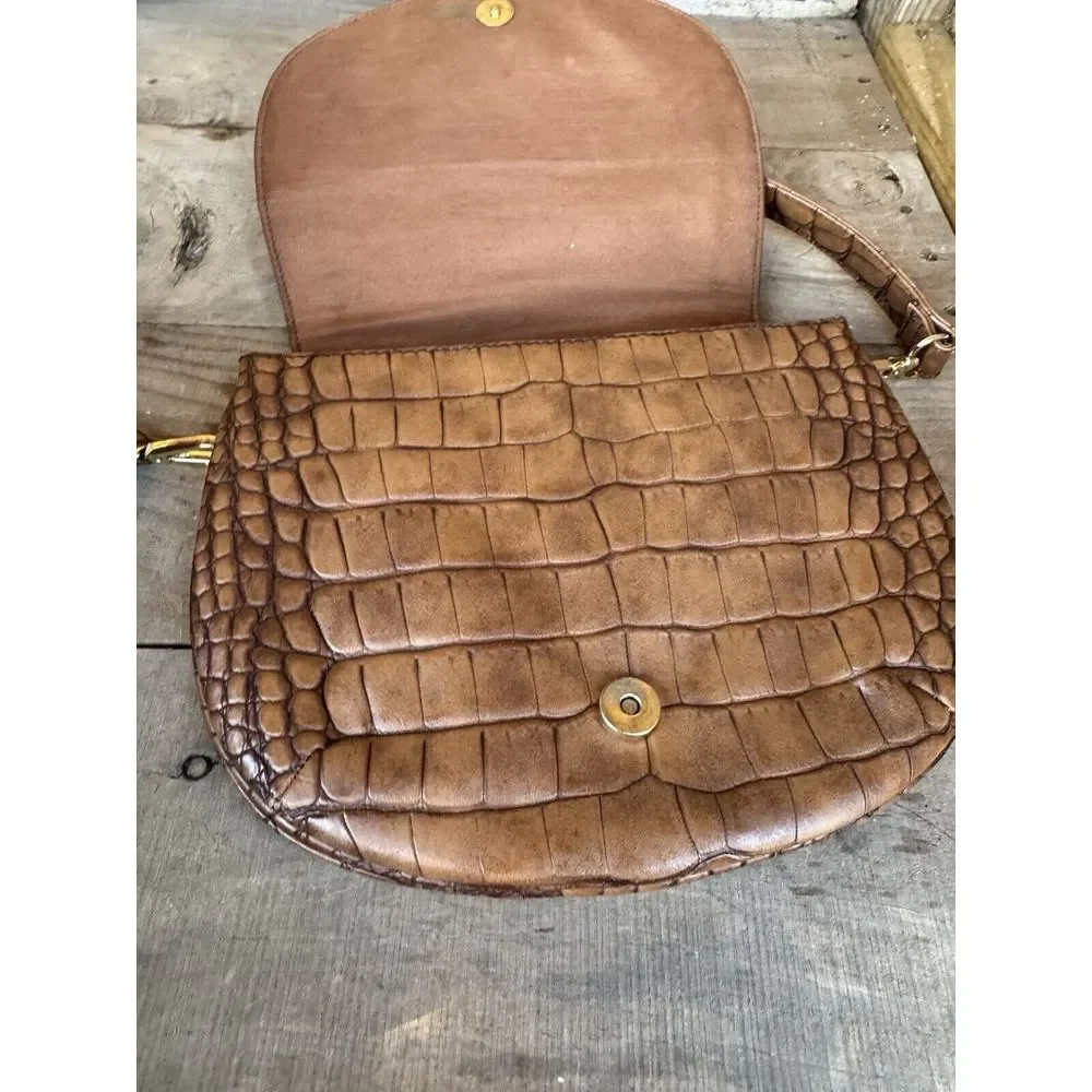 Liz Claiborne‎  Cross Body bag in Maple color Fashion Purse
